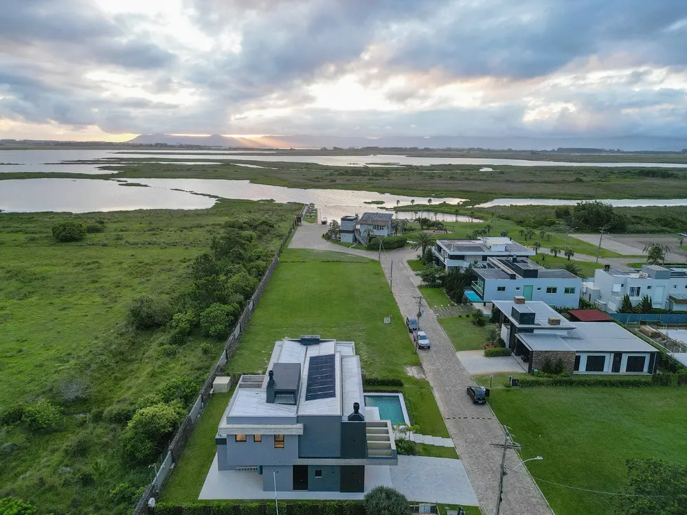 CASA À VENDA NO CONDOMÍNIO LAGOA DO PASSO EM XANGRI-LÁ