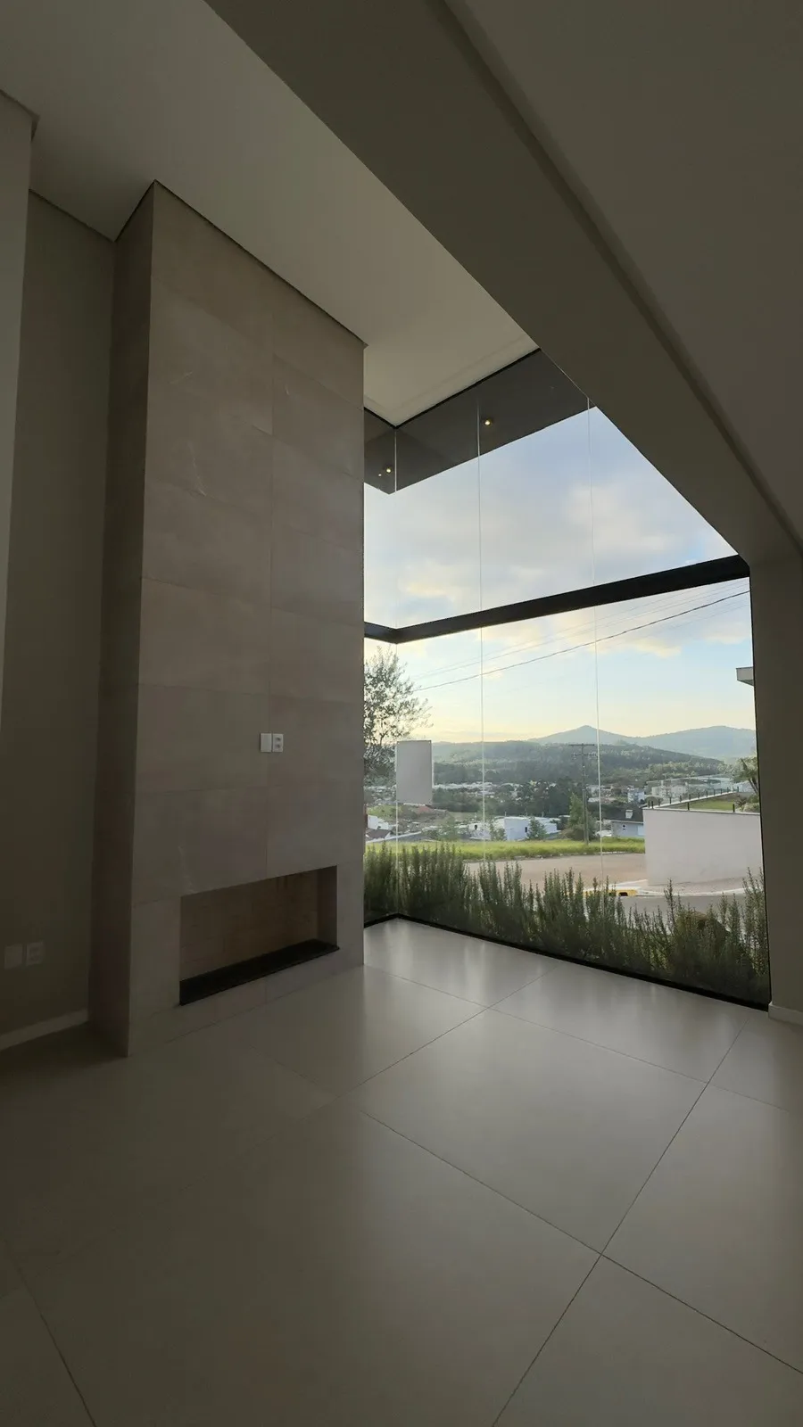 CASA À VENDA DE ESQUINA NO ALTO HORIZONTE EM ESTÂNCIA VELHA