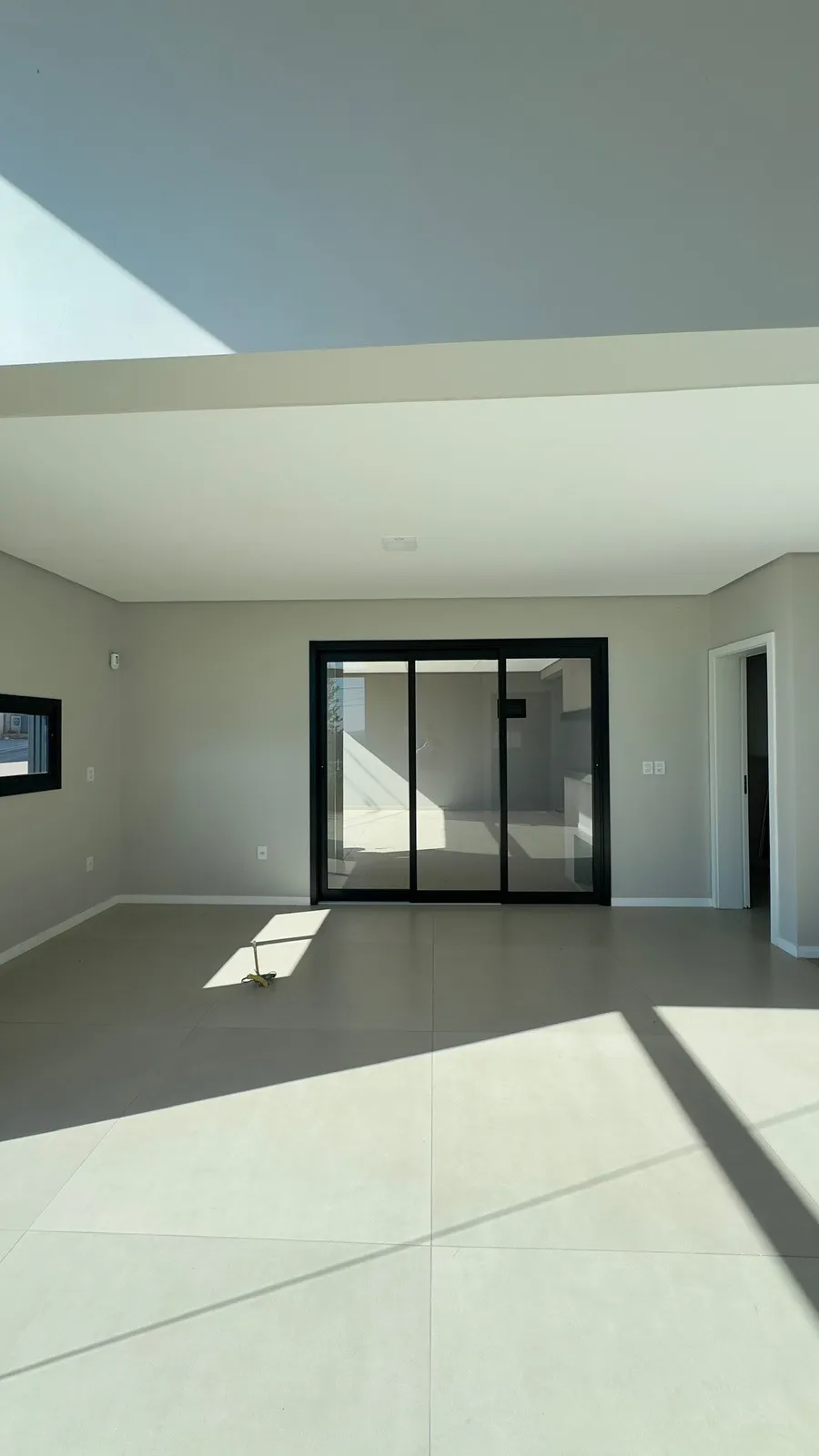CASA À VENDA DE ESQUINA NO ALTO HORIZONTE EM ESTÂNCIA VELHA