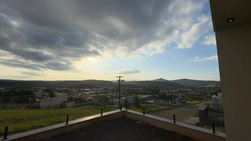 CASA À VENDA DE ESQUINA NO ALTO HORIZONTE EM ESTÂNCIA VELHA